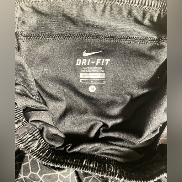 Women’s Nike Dri-Fit shorts - Picture 3 of 3